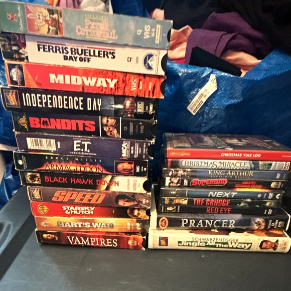 Other - Vintage lot VHS Tapes CD Popular Movies lot 23